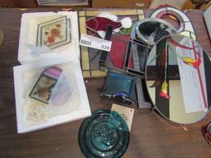 lot 539 image: Stain glass suncather, angels, fish, tweety bird, apple and more