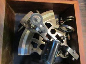 lot 561 image: United Nautical Sextant tool in box