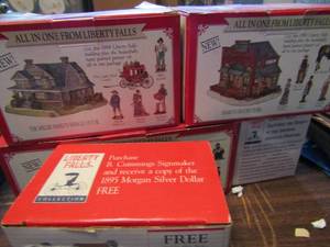 lot 564 image: Liberty falls village houses 3 sets plus 8 more