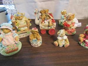 lot 569 image: Cherished teddy lot of 9 (Jennifer, matt, Vickie, Kimberly, Sammy etc.)