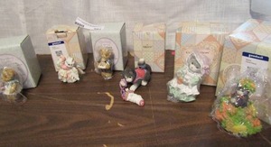 lot 582 image: Lot of calico kittens and 2 cherished teddies all with boxes Flower girl, ring bearer angel etc.