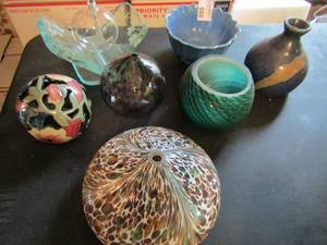 lot 588 image: Glass globes, oil lamp ornament bowl and vase