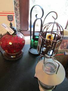 lot 590 image: Lot of assorted color 4 hanging candle holderslanterns