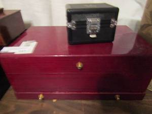 lot 641 image: Small black box and wooden jewlery box hinges top and opens in front