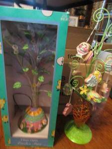 lot 669 image: Easter tree fiber optic light up and Easter tree with 12 cookie style ornaments