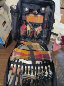 lot 683 image: Picnic set in backpack -complete for 4 plates, cups, cutlery, cutting board S&P shakers and more