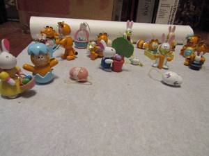 lot 687 image: Easter wood ornaments Garfield and more 22 pieces