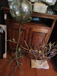 lot 716 image: Wire tree votive candle holders plus metal vines base with glass ball 36 tall