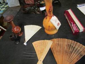 lot 729 image: Pauls aspen crafts wood vase 3 hand fold out Japanese fan and more