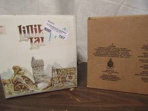lot 787 image: Lilliput lane house NIB party light NIB