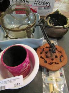 lot 861 image: Candle holders and dcor items