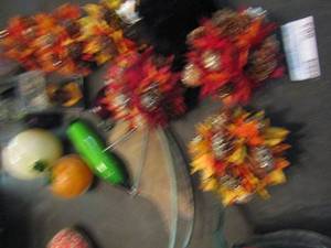 lot 863 image: Fall dcor lot- 6 piece acorn ball, glass fruit, oil lamp and ornaments