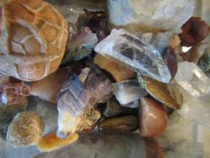 lot 874 image: Lot of assorted minerals amethyst  clear quartz and more
