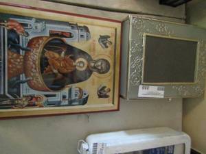 lot 888 image: Frosted glass trinket box and Dormition skate icons wall plaque