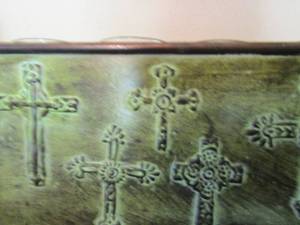 lot 891 image: Cross design 10 tea  lights