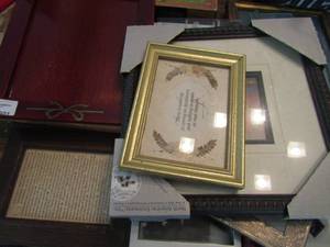 lot 901 image: Assorted sizes and makes of picture frames 17 total
