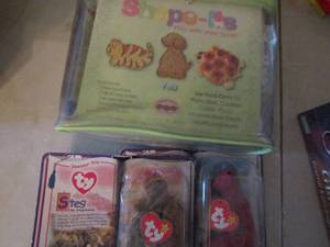 lot 911 image: Shapers cookie cutter set plus 2 NEW Ty bears dinosaurs