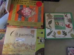 lot 913 image: Oil painting kit, Elegant origins book and gift set leaves national collection