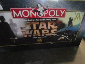 lot 915 image: Monopoly Star wars classic trilogy edition
