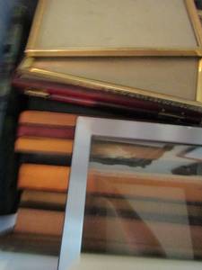 lot 944 image: Assortment of picture frames