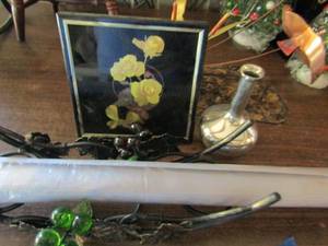 lot 970 image: Decor lot- Harry Potter poster, votive grapes candle holder silver vase and more