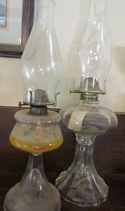 lot 967 image: 2 oil lamps clear glass one Aladdin