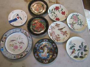 lot 960 image: Gardens of the orient plates, Bird print plate and more
