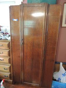 lot 977 image: VINTAGE ARMOIRE 71 X 26 X 18