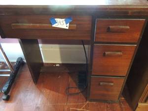 lot 345 image: Singer sewing machine in table all drawers full of notions