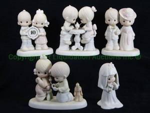 lot 110 image: Jonathon David signed and unsigned Precious Moments by Enesco figurines as shown