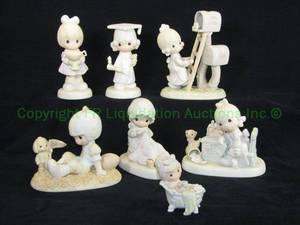 lot 112 image: Jonathon David signed and unsigned Precious Moments by Enesco figurines as shown