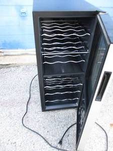 lot 18 image: WINE ENTHUSIAST-24 Bottle, 2-Temp Cooler