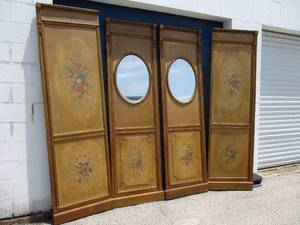 lot 9 image: Vintage- Hand Painted, 4-Section Room Divider