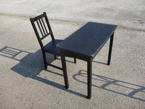 lot 62 image: Black Desk  Table With Drawer and Chair