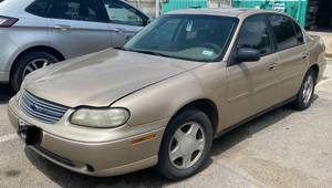 lot 22 image: 2004 Chevy Malibu Classic - NO TITLE