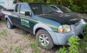 lot 15 image: 2002 NISSAN FRONTIER -TITLE IN HAND