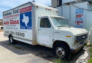 lot 18 image: 1984 FORD E-350 BOX TRUCK