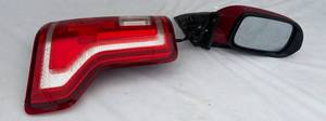 lot 39 image: FORD SIDE TAIL LIGHT P277W AND HONDA SIDE MIRROR