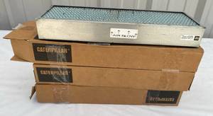 lot 55 image: 3 CAT FILTERS 123-0305
