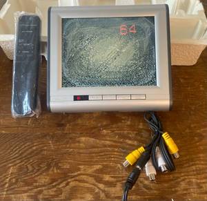 lot 62 image: 6.8 LCD COLOR TV MINITOR MODEL NO. LCD-681