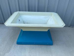 lot 74 image: Ice Reseviour on Wheels