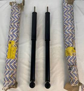 lot 89 image: NISSAN REAR SHOCK ABSORBERS