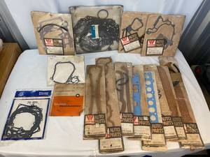 lot 94 image: VARIOUS GASKET SETS