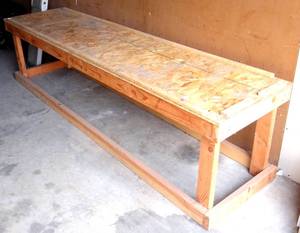 lot 9 image: STURDY 8 FOOT LONG WOODEN WORK BENCH - SOLID
