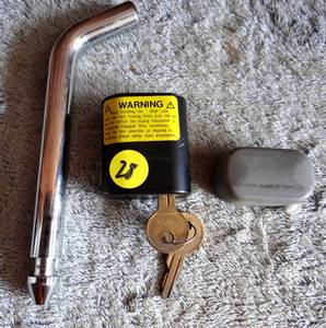 lot 28 image: TOWING HITCH LOCK WITH KEYS - CAN BE USED WITH LOT 29