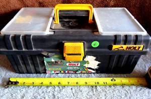 lot 41 image: HOLT 15 IN TOOLBOX WITH CONTENTS AS SHOWN