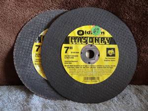 lot 47 image: 7  MASONARY CIRCULAR CUTGRINDING DISKS - 1 NEW, 1 SLIGHTLY USWD