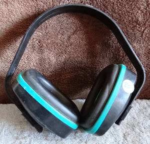 lot 80 image: MSA Sound Control SH Earmuff
