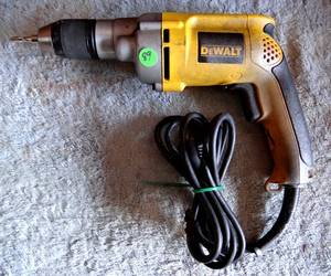 lot 89 image: DEWALT DW236 7.8 Amp 12-Inch with Keyless Chuck