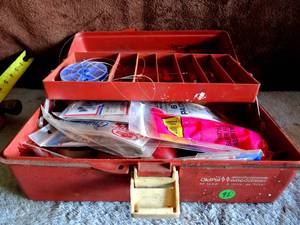lot 92 image: VINTAGE FISHING TACKLE BOX WITH CONTENTS